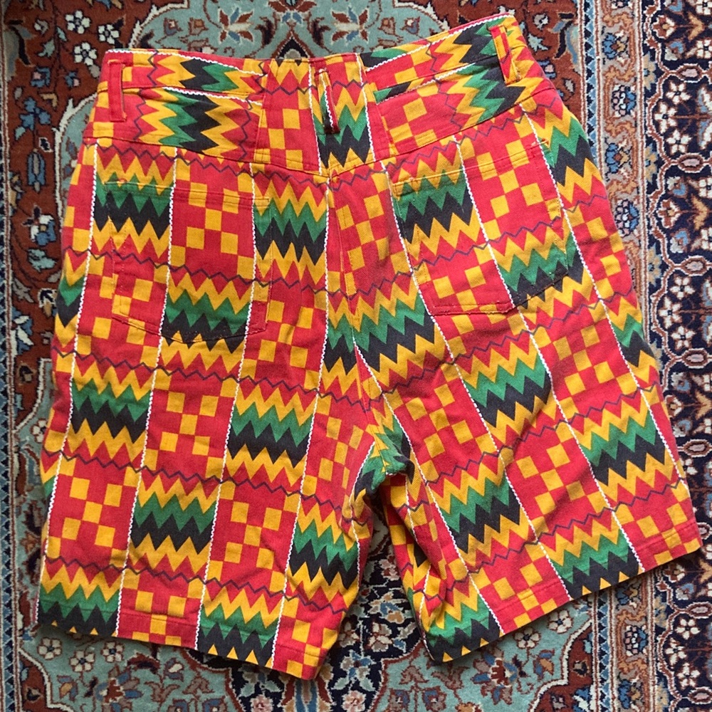 Live In Color shorts - Picture 3 of 3